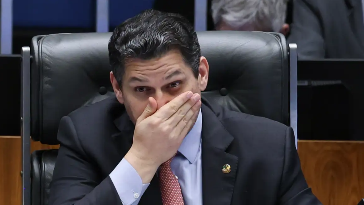 alcolumbre-mantem-silencio-sobre-6x1-e-oposicao-te006439520202606021736.png