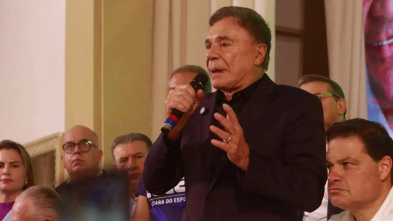 alvaro-dias-desiste-candidatura-senado
