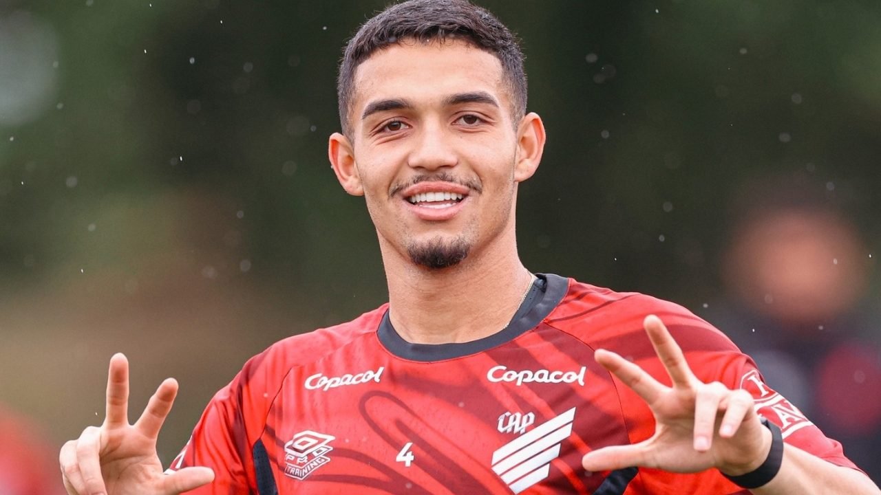 arthur-dias-athletico-zagueiro-interesse-flamengo
