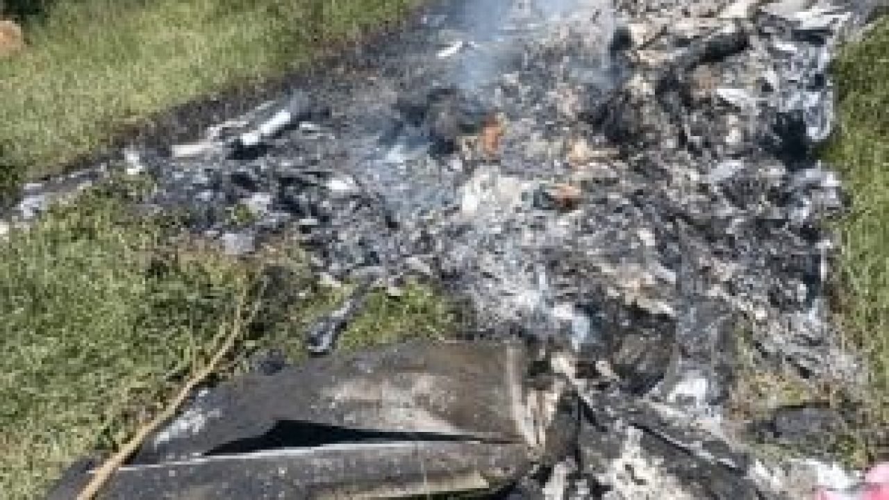 aviao-de-pequeno-porte-que-caiu-em-Rio-Claro-RJ-300x206-1