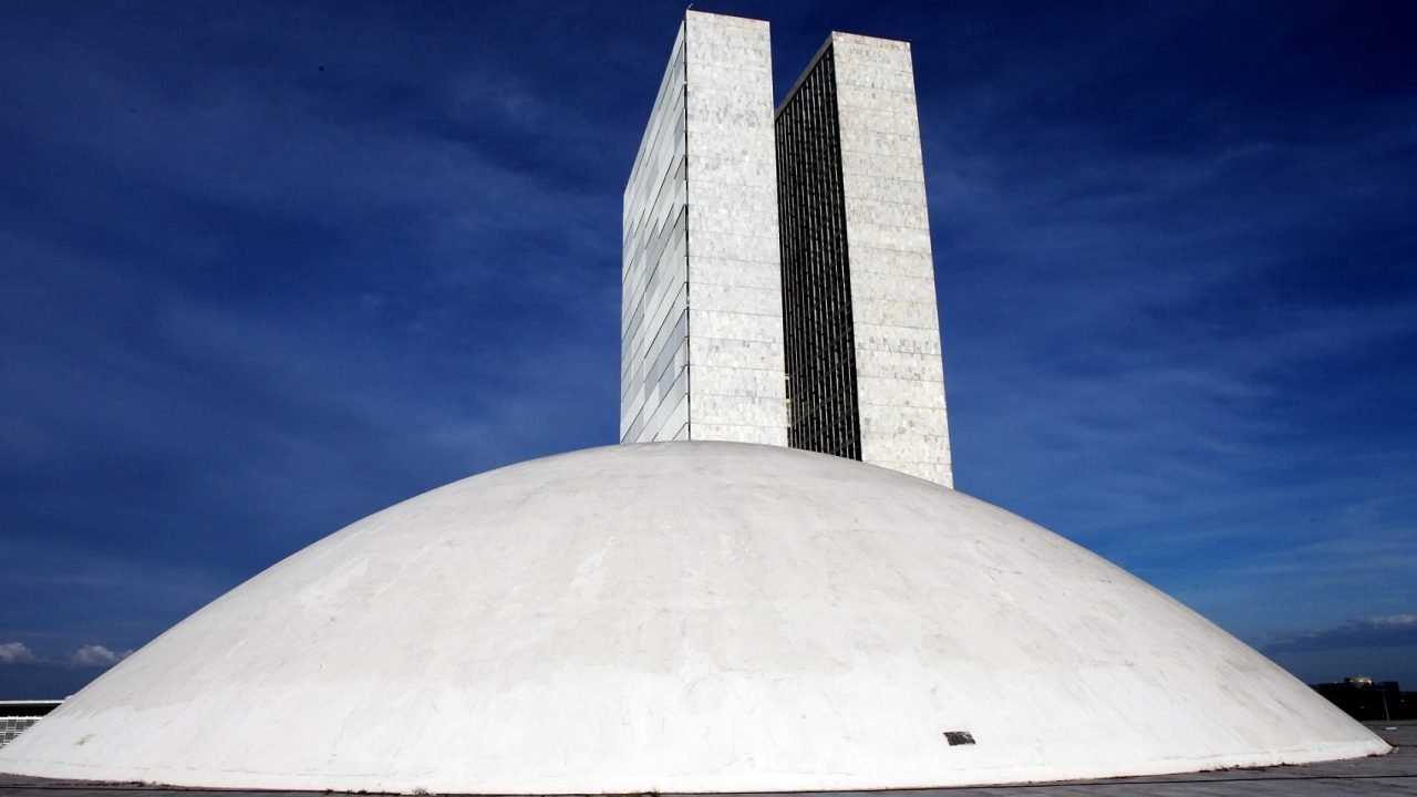 Proposta exige formação e registro para professores de educação física