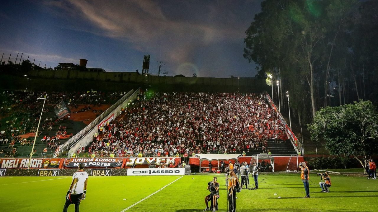 Flamengo busca quebrar jejum diante do Vitória; acompa — Foto: Gilvan de Souza /