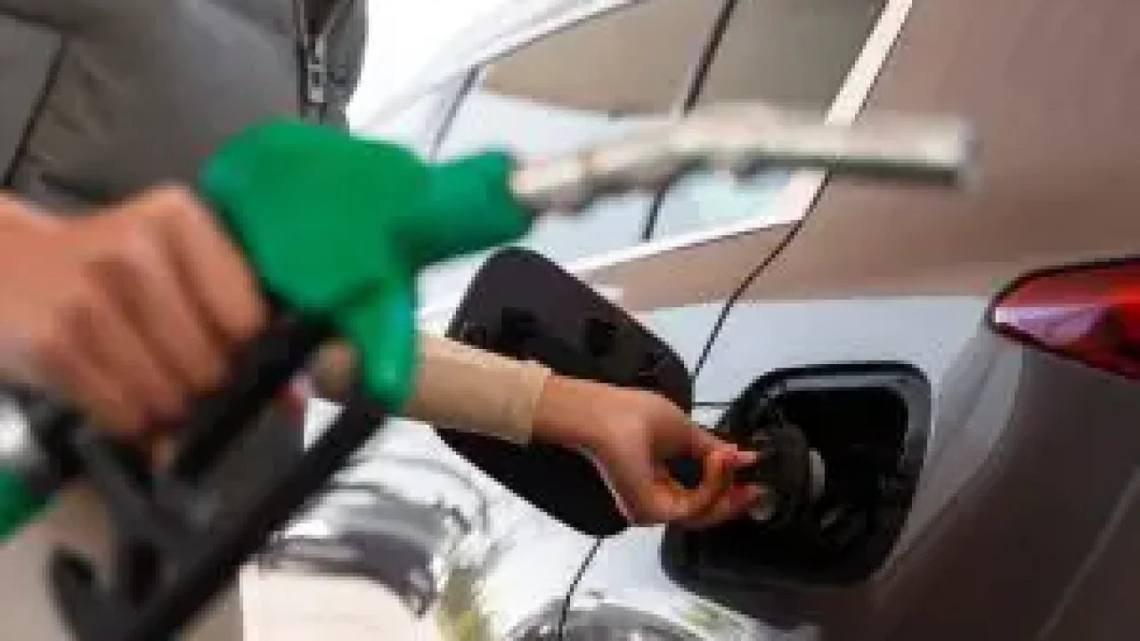 bomba-de-gasolina-posto-de-gasolina-300x200.jpg
