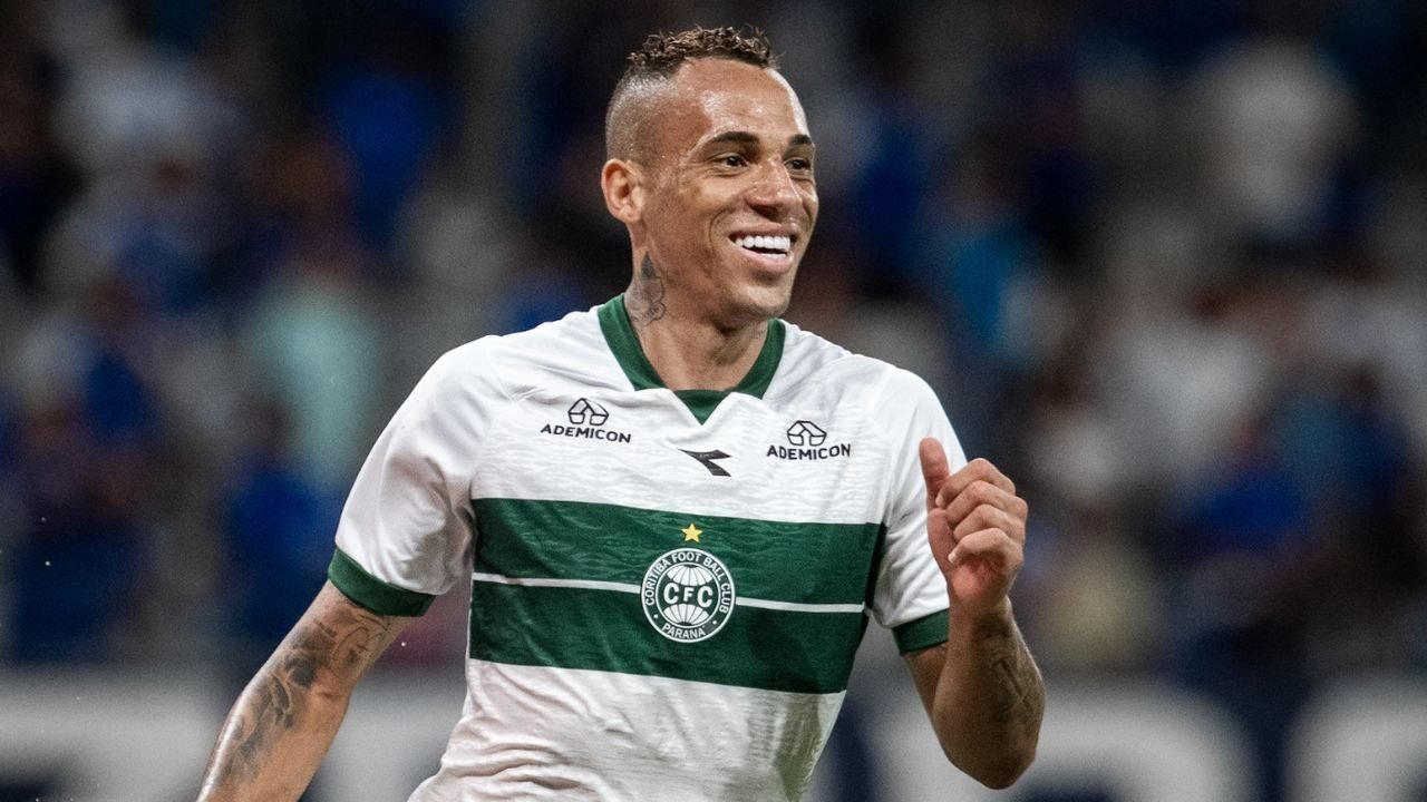 breno-lopes-gol-coritiba-cruzeiro-brasileirao