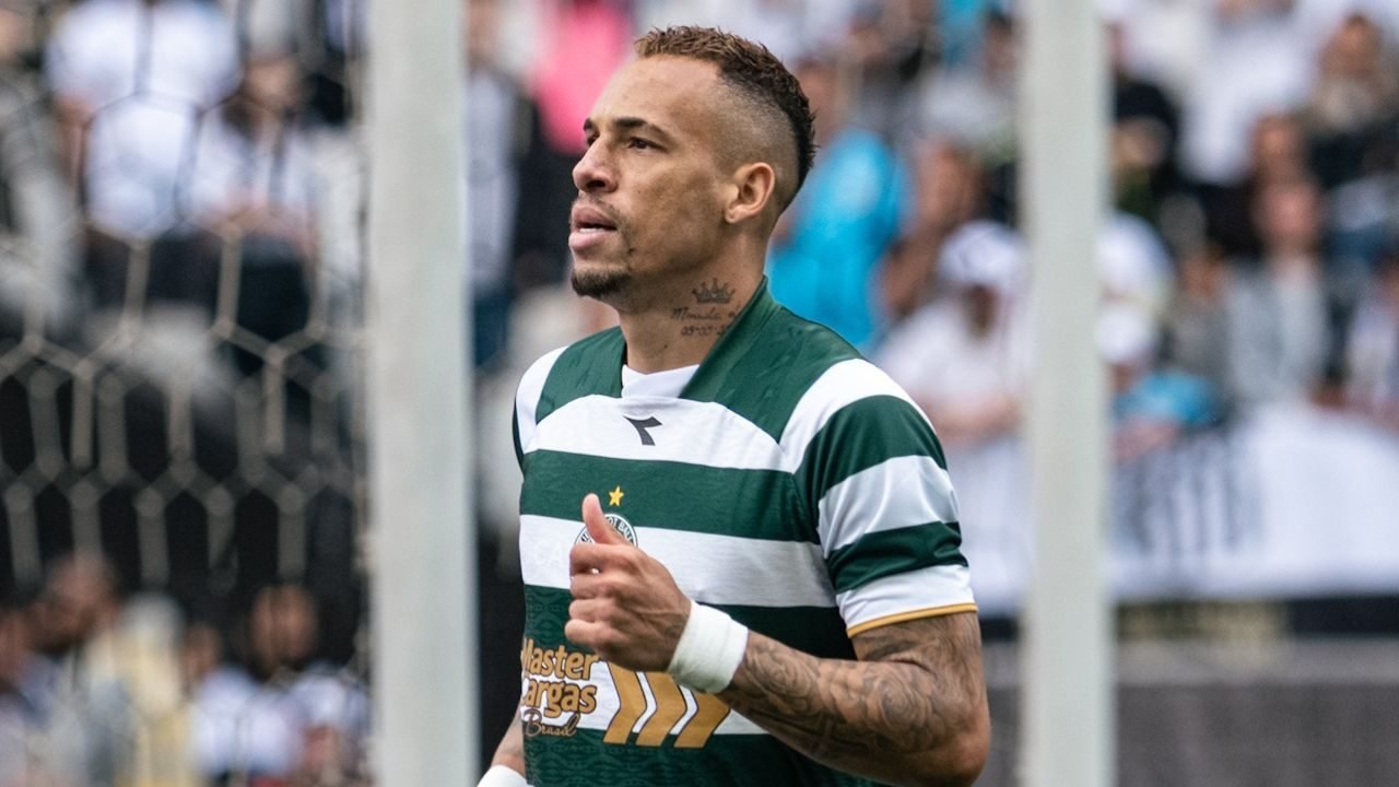 breno-lopes-santos-coritiba-brasileirao