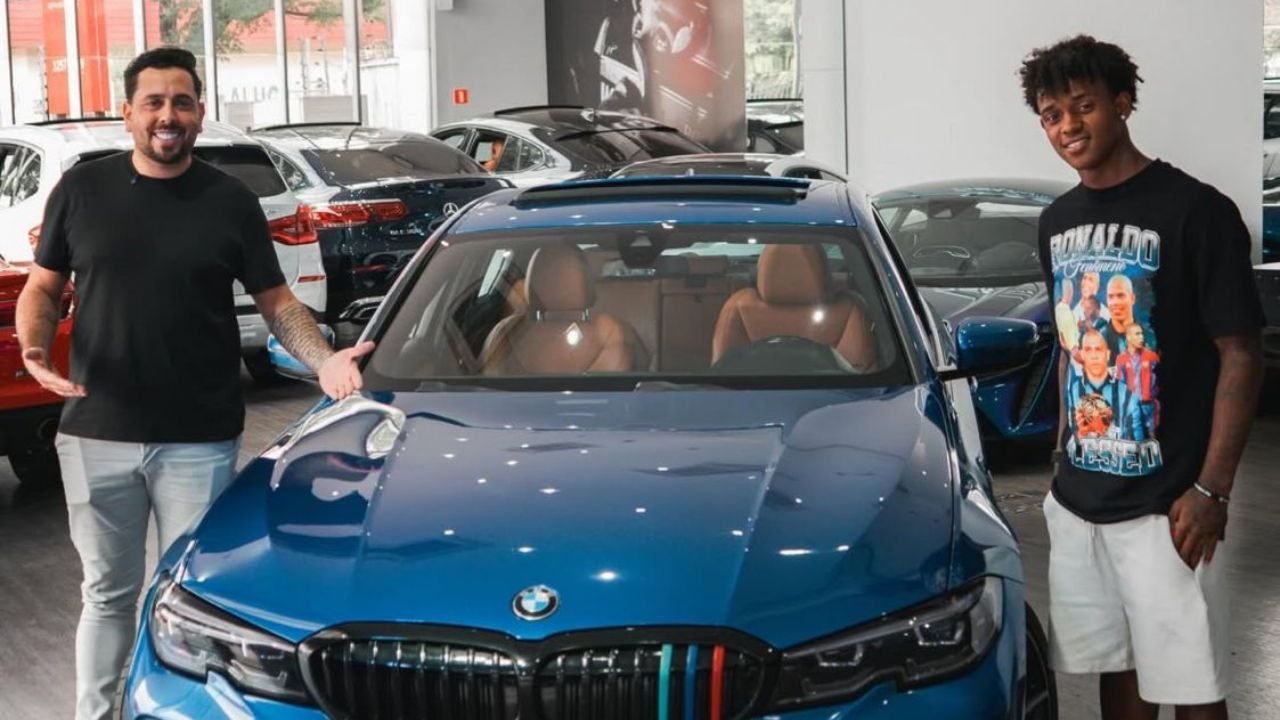 bruninho-promessa-athletico-pm-enquadro-carro-luxo