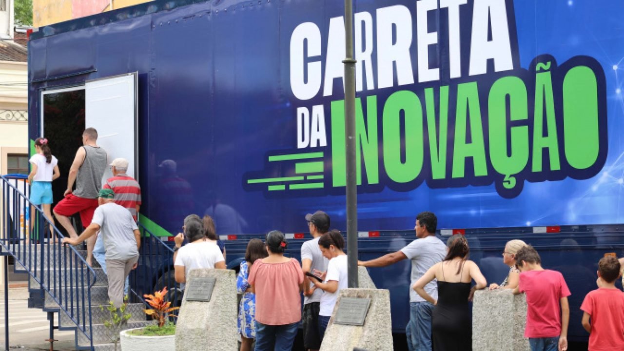 Em Matinhos, Carreta da Inovação inicia atividades nos municípios do Litoral