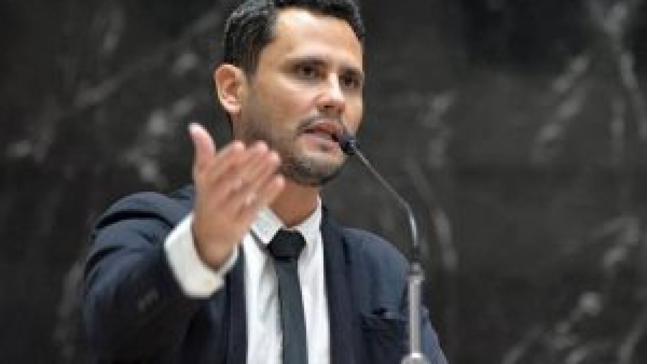 cleitinho-impeachment-ministros-stf-300x200-1