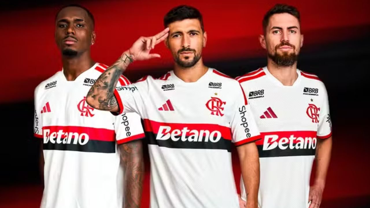 clube-acusa-flamengo-plagio-camisa