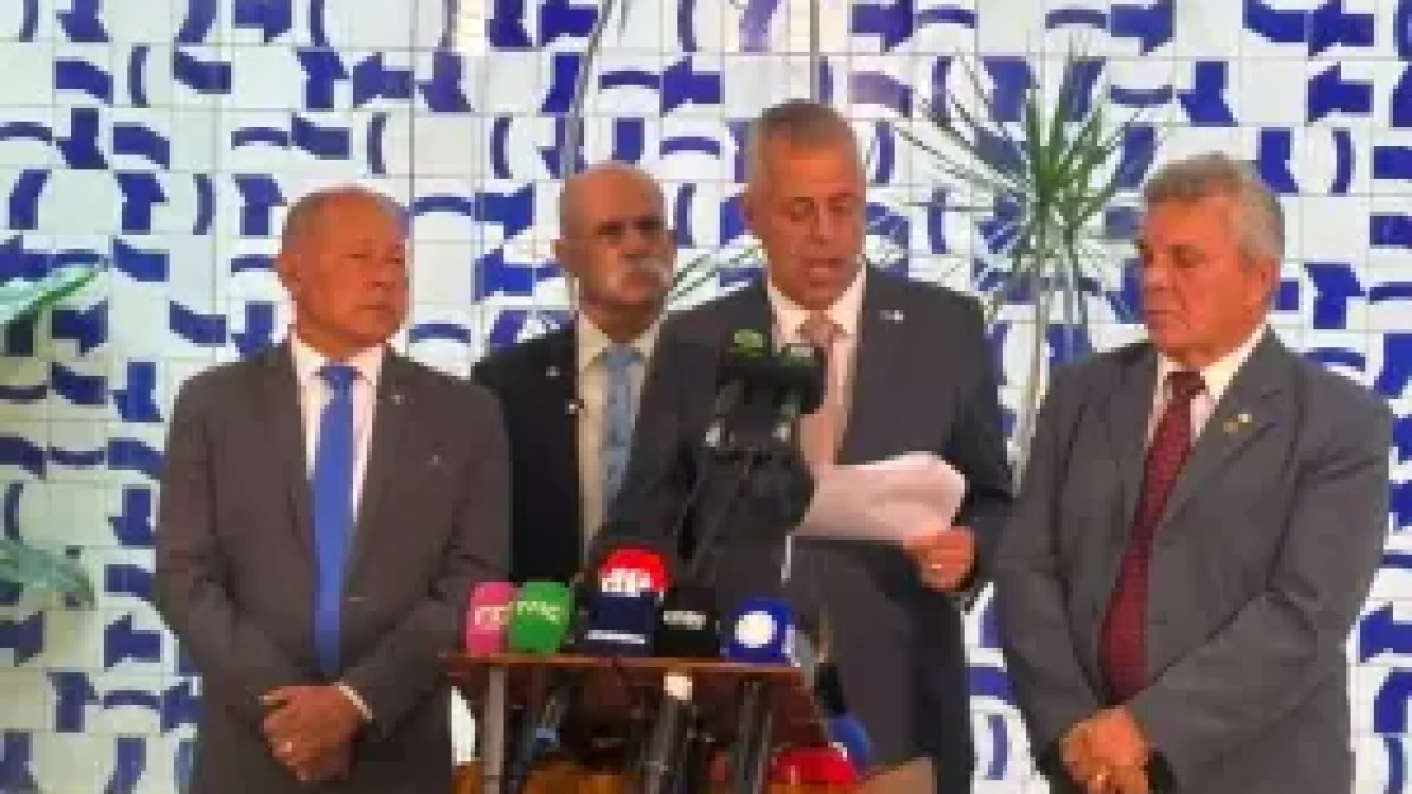 coletiva-oposicao-sobre-itamaraty-300x189.jpg