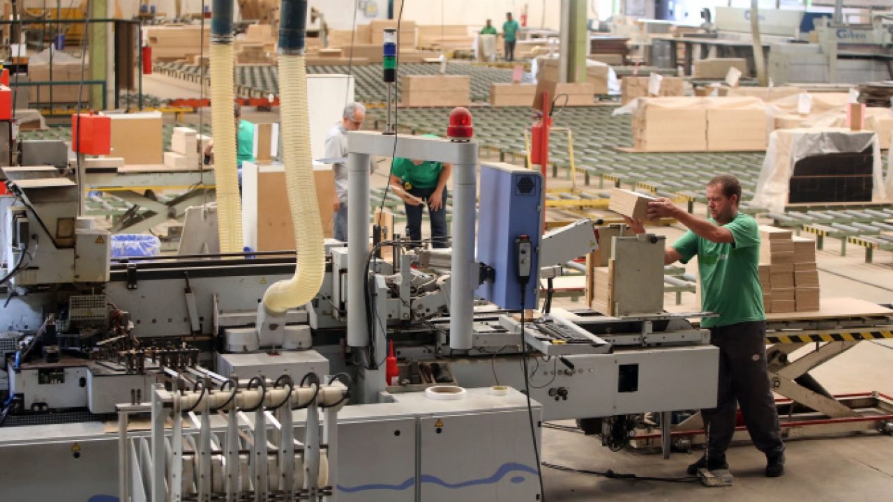 Indústria do Paraná tem 2º melhor desempenho em novembro de 2025