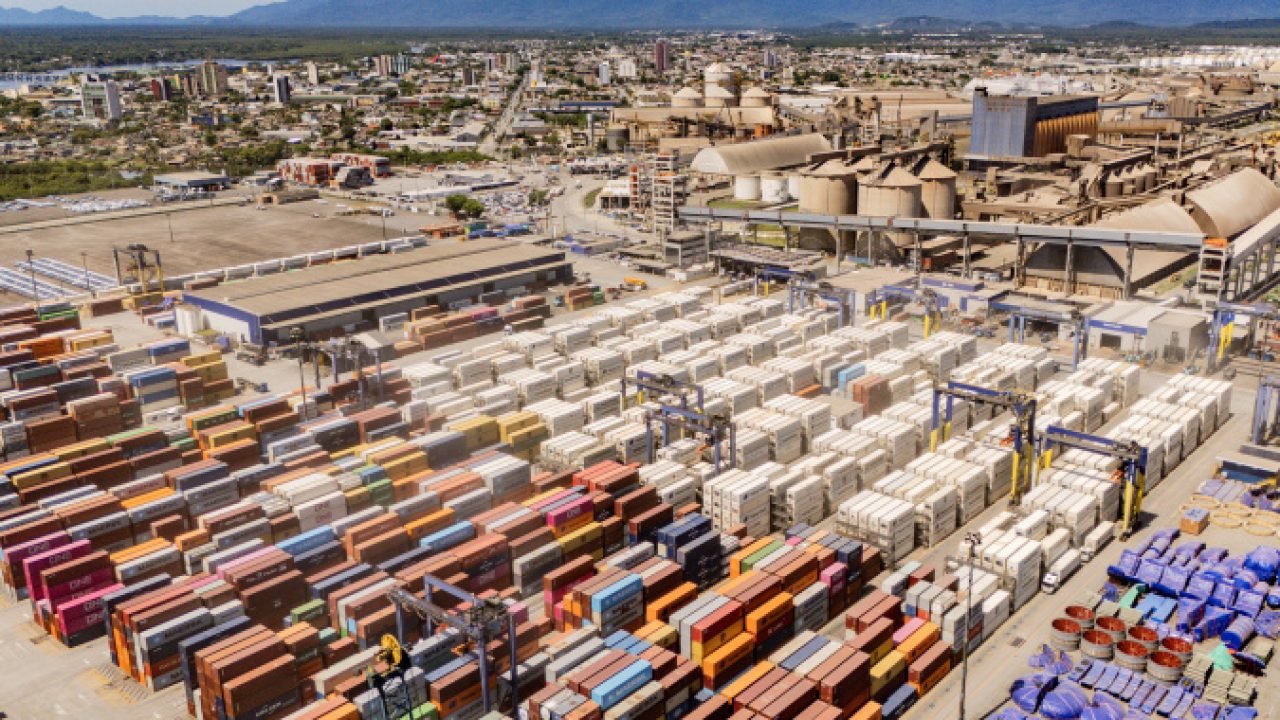 Portos do Paraná batem recorde de exportações com contêineres com 1,6 milhão de TEUs em 2025