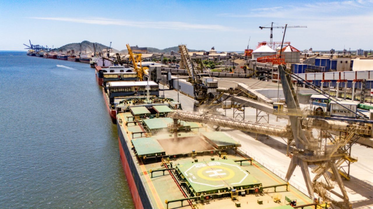 Portos do Paraná batem recorde com 73,5 milhões de toneladas e alcançam maior crescimento do