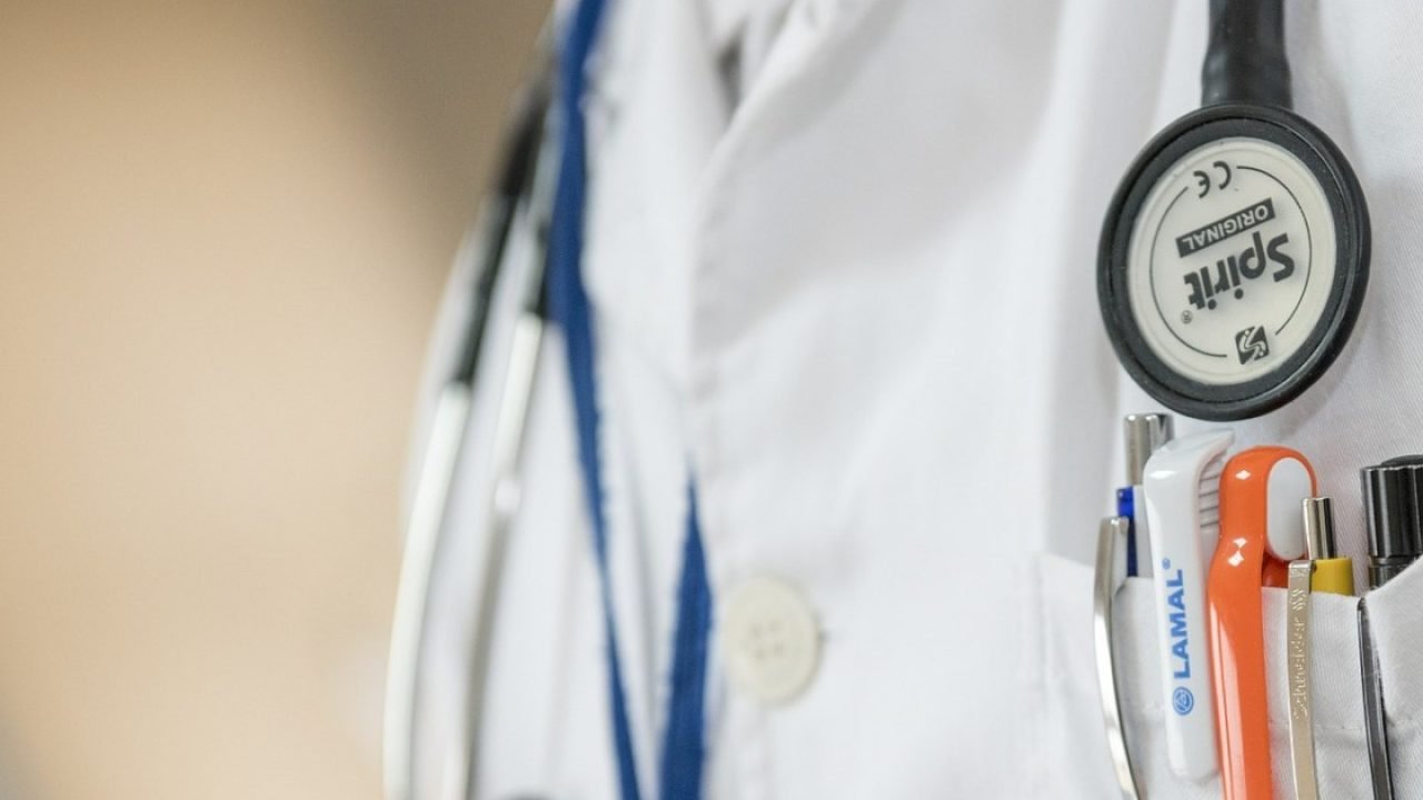 doctor-563428_1280