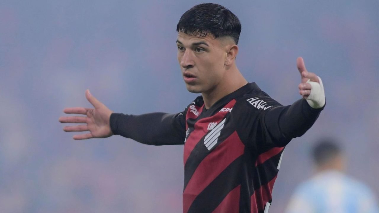 esquivel-athletico-expulso-gremio