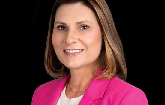 Legenda: Fabiana Parro é vice-prefeita de Paranaguá e candidata a deputada estadual (Foto: Divulgação)
