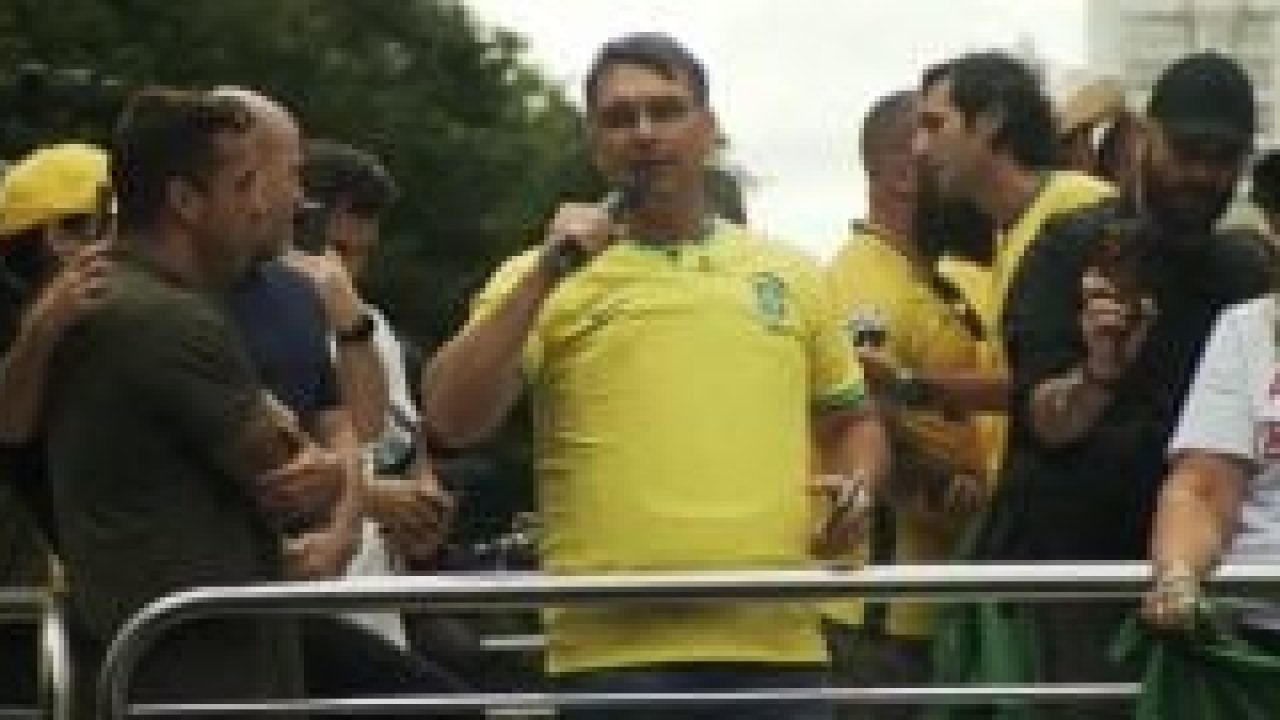 flavio-bolsonaro-discurso-300x135-1