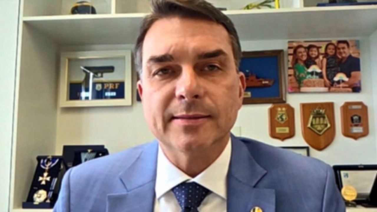 flavio-bolsonaro-entrevista-a-jovem-pan-750x450-1