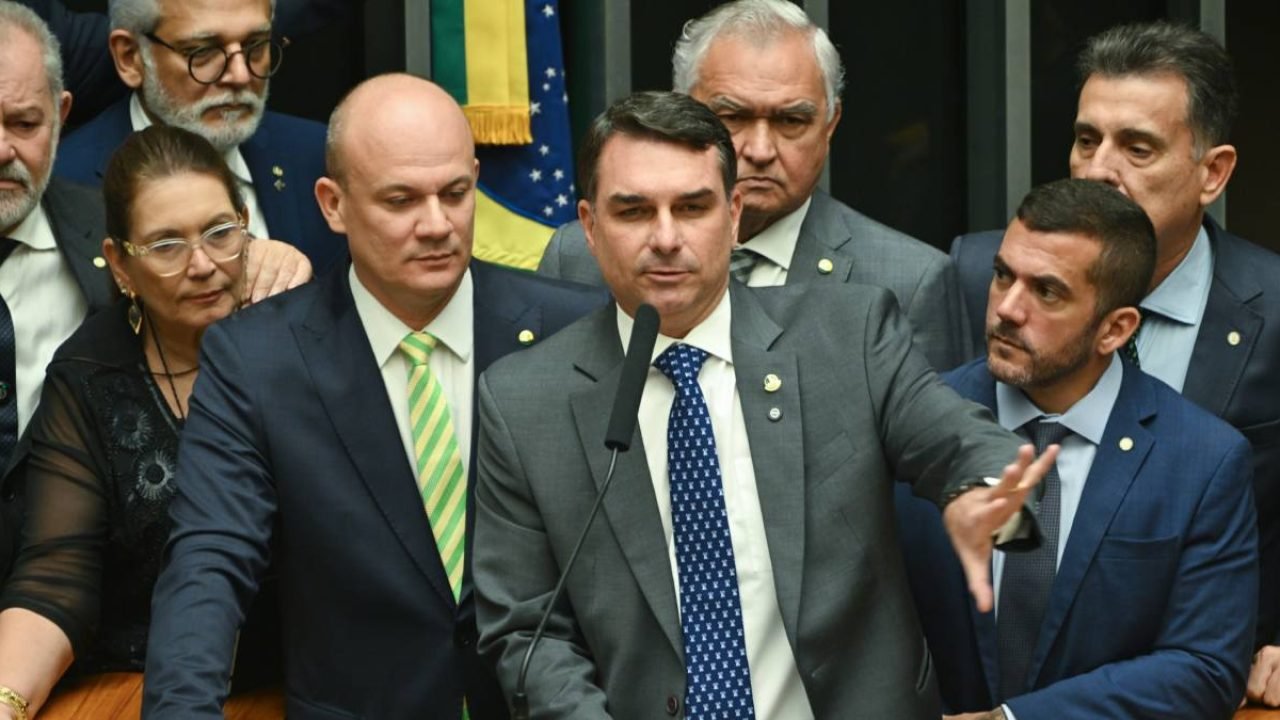 flavio-bolsonaro-pgr-soberania