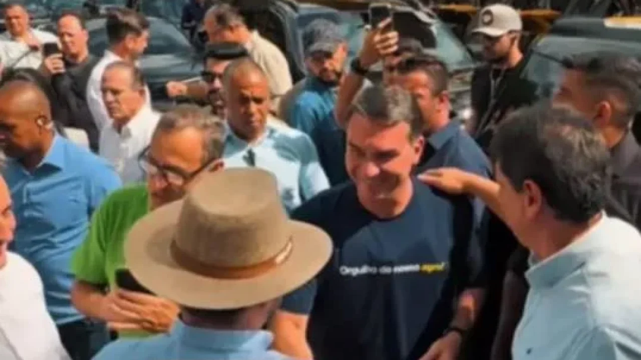 flavo-camisa-azul
