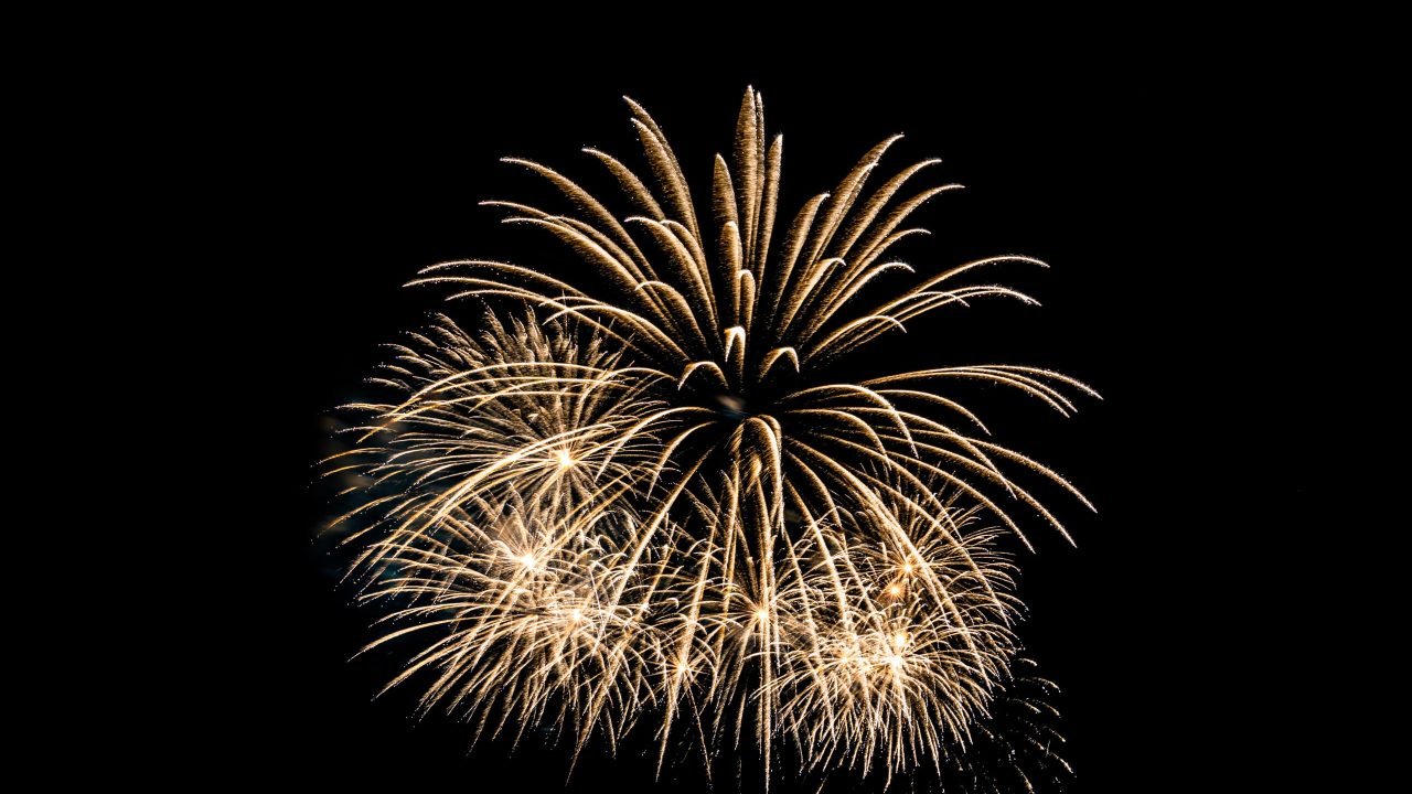 Uso de fogos de artifício com estampido é ilegal em Foz do Iguaçu