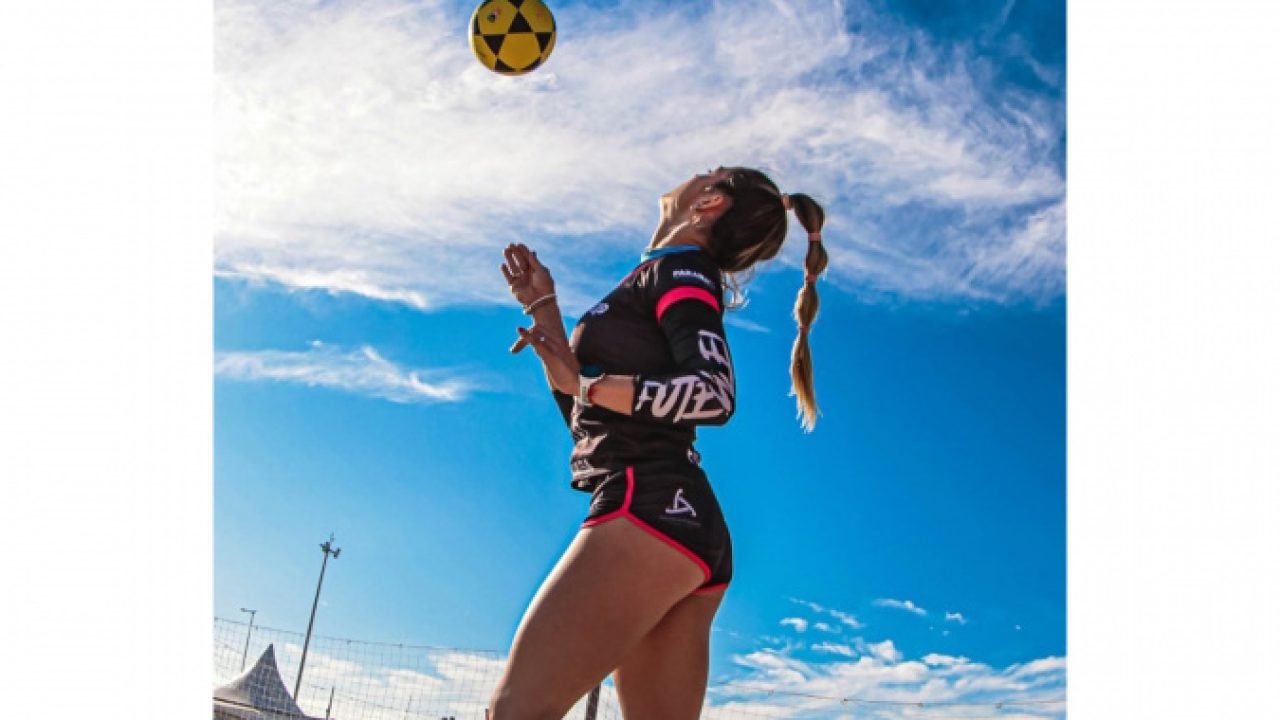 Litoral recebe campeões mundiais e competição de futevôlei com 600 mulheres