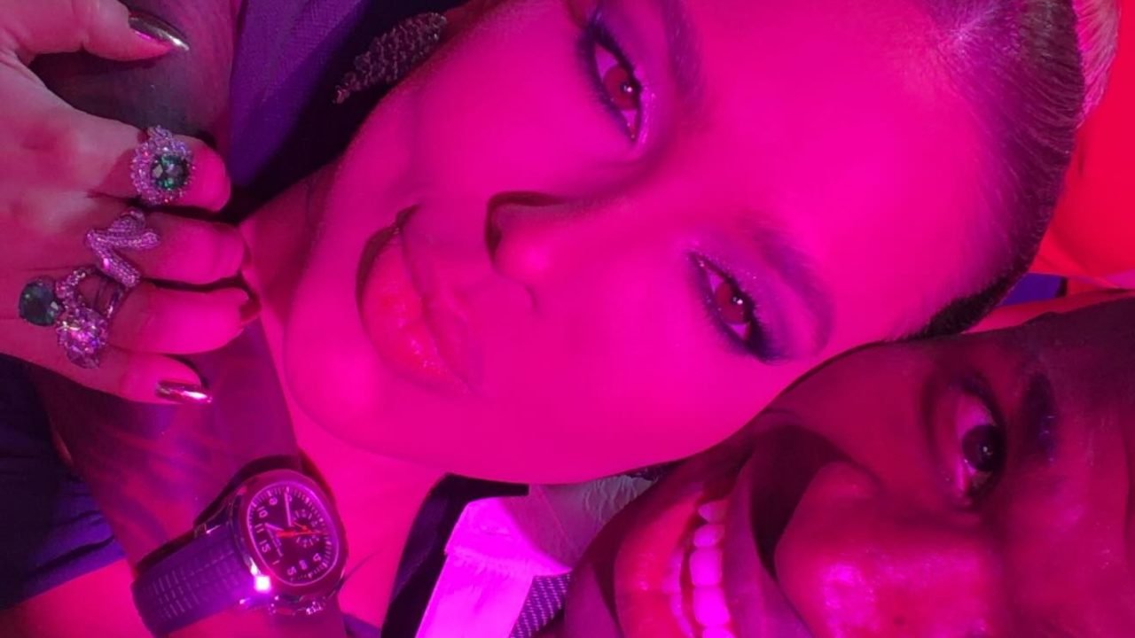 Virginia surpreende ao se declarar para Vini Jr.