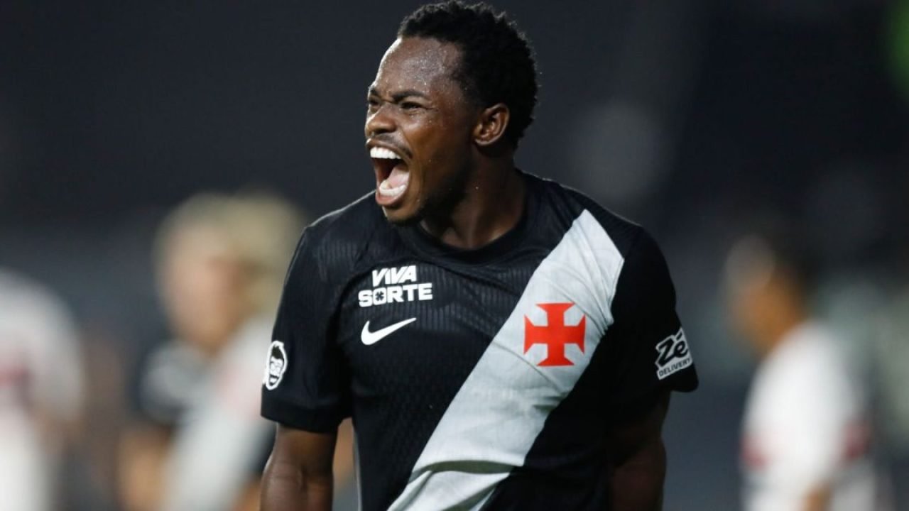 jogador-do-vasco-andre-gomez-comemora-gol-marcado-1