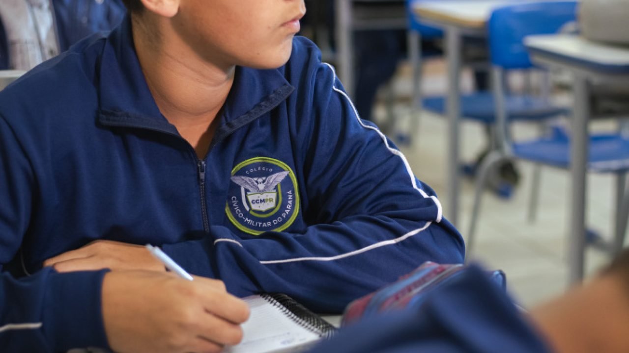Modelo cívico-militar é destaque entre programas educacionais de sucesso do Paraná