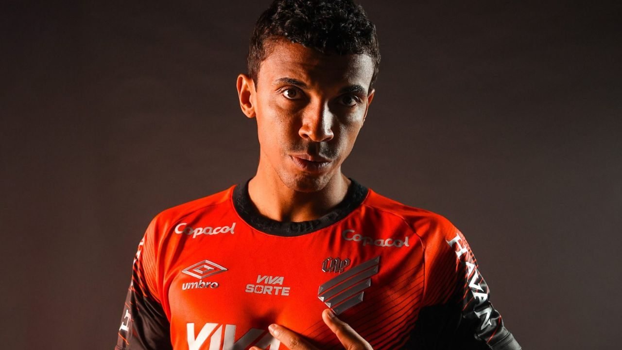 luiz-gustavo-apresentado-athletico