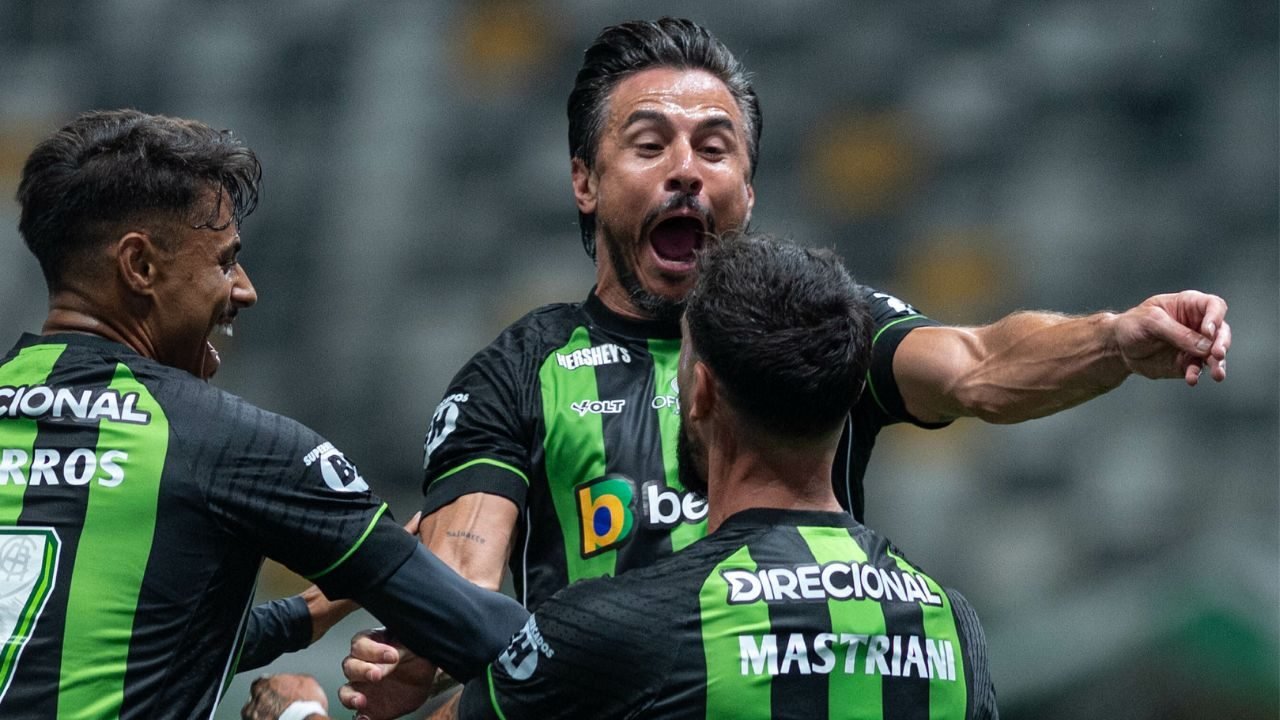 mastriani-tres-gols-america-mg-athletico