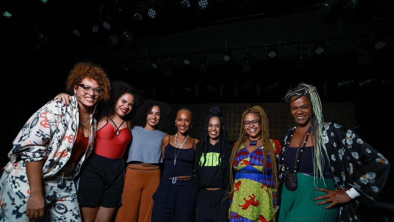 1 de 1 Musical Elza passa por Brasília com sete atrizes vivendo a voz do milênio