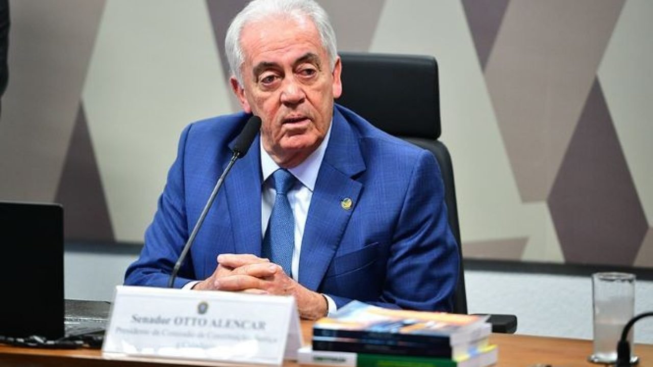 Comissão do Senado aprova PEC do fim de jornada 6x1