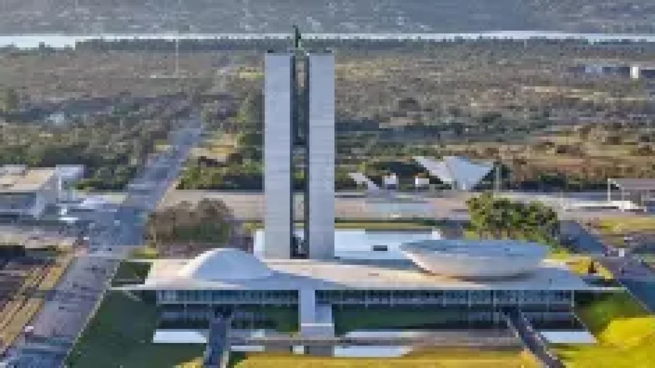 praca-dos-tres-poderes-palacio-do-planalto-congresso-nacional-stf-300x132.jpg