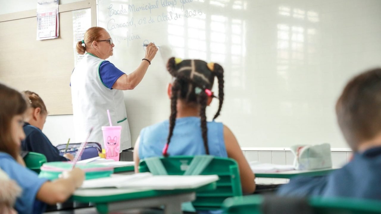 Prefeitura de Cascavel abre teste seletivo para 50 vagas de professor temporário