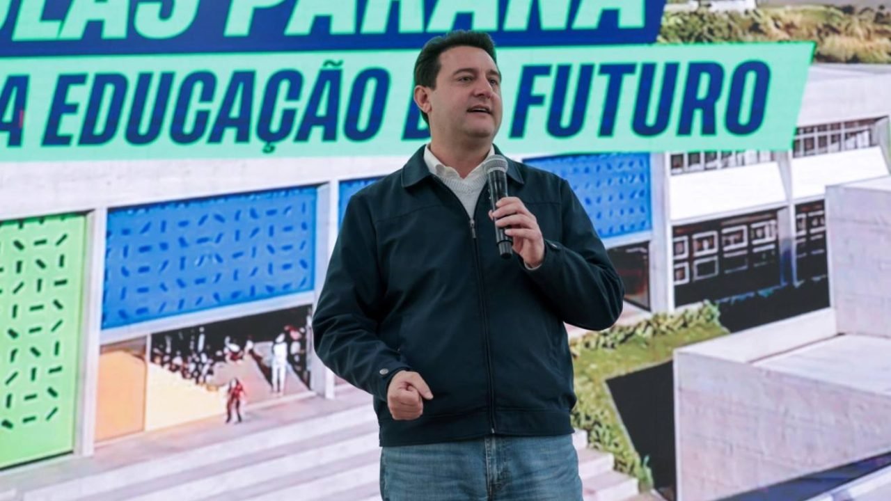 ratinho-junior-assina-contrucao-de-40-colegios