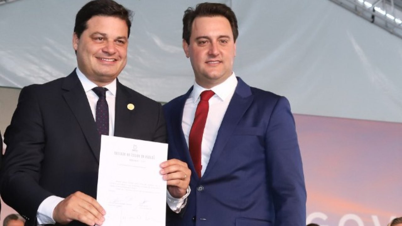 Sandro Alex e o governador Ratinho Júnior (Foto: AEN/PR)