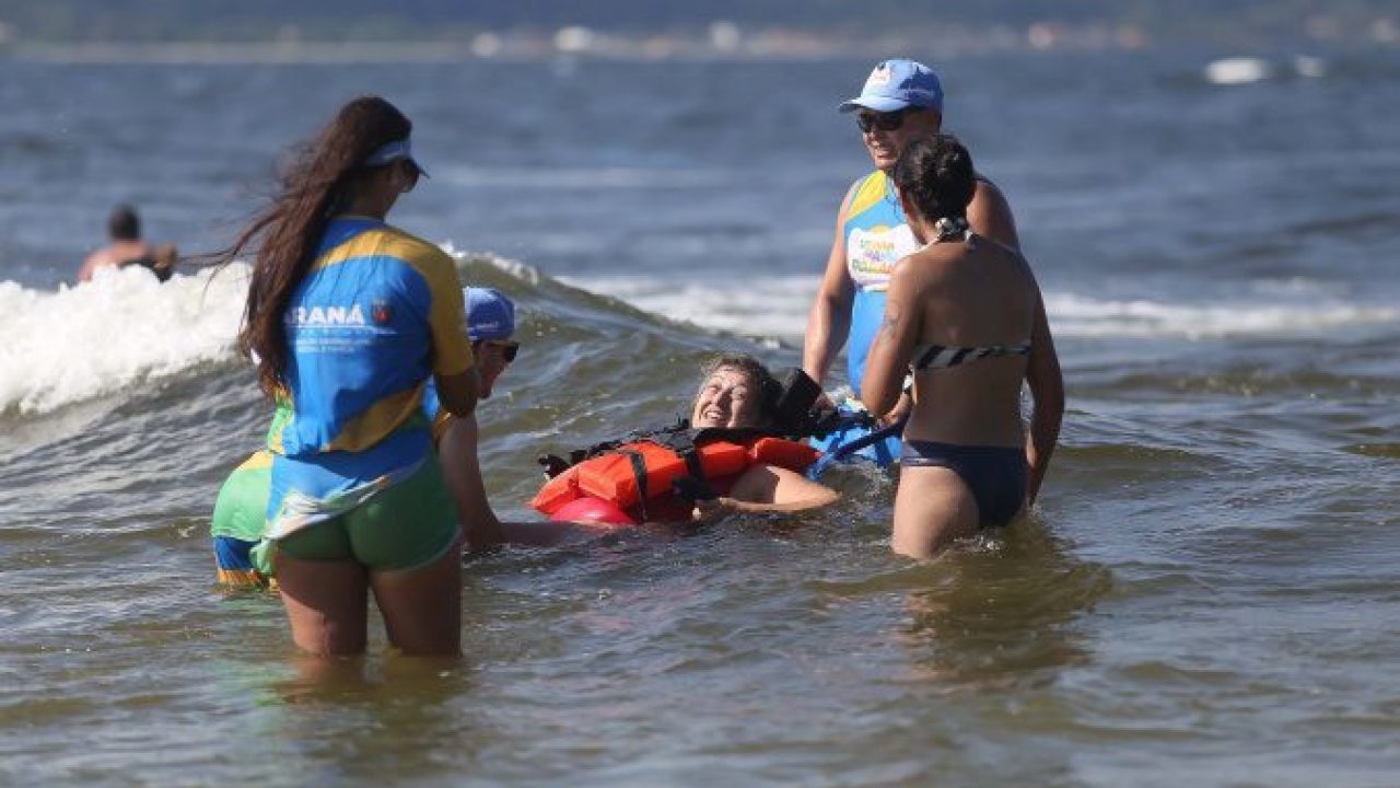 Com 11 cadeiras no Litoral e Interior, Praia Acessível vai ampliar atendimentos em 2026