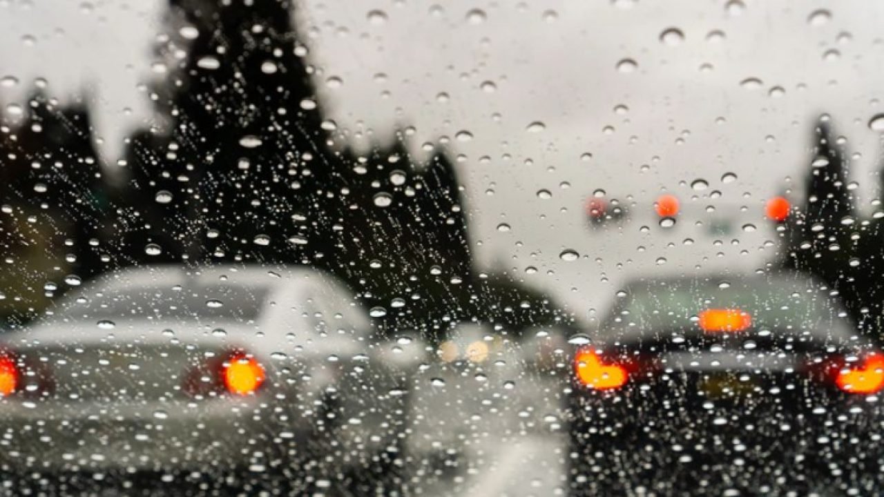 vidro-do-carro-embacado-na-chuva-750x423-1