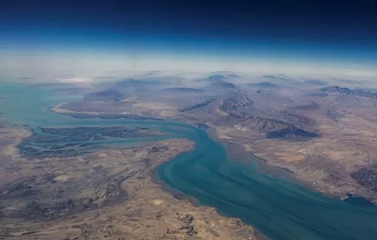 vista-aerea-da-ilha-de-qeshm-separada-do-continent006410490202605152254.webp.webp