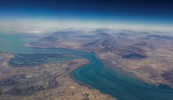 vista-aerea-da-ilha-de-qeshm-separada-do-continent006410490202605152254.webp.webp