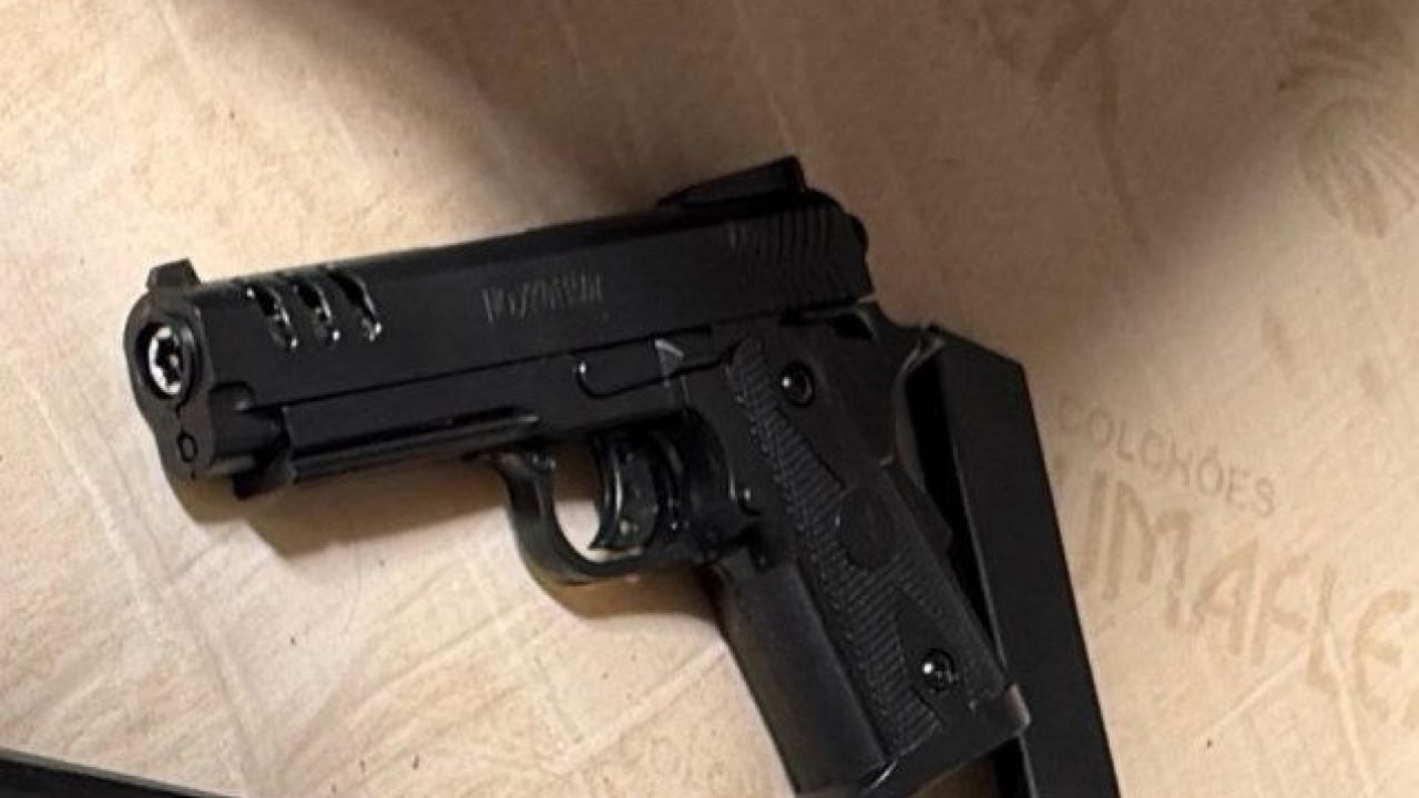 PCPR apreende simulacro de arma de fogo com suspeito de violência doméstica em Umuarama