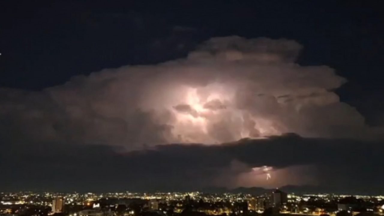Após raios no céu, chuva diminui e temperaturas seguem na gangorra no Paraná