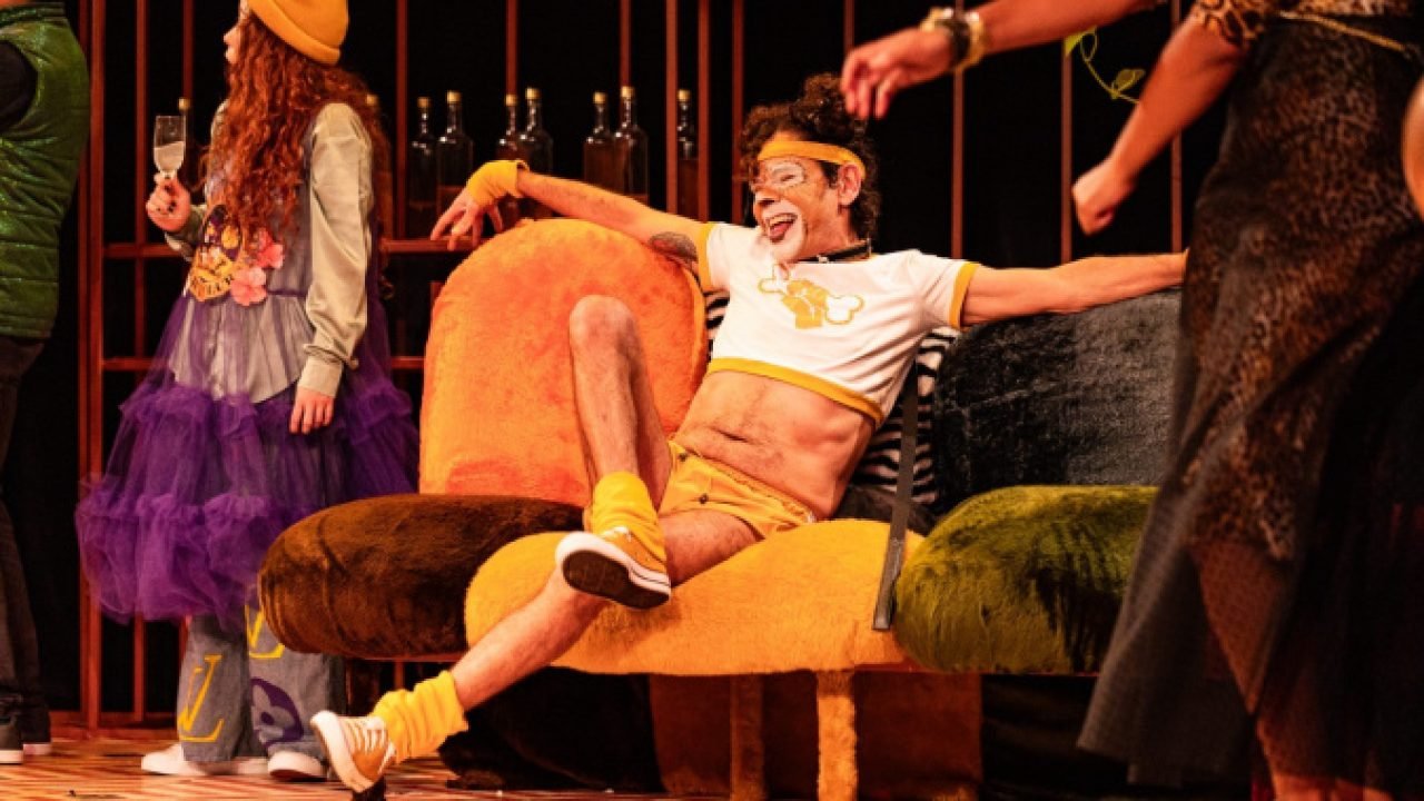 Sucesso de crítica e público, tragicomédia 'Humanismo Selvagem' chega ao Guairinha